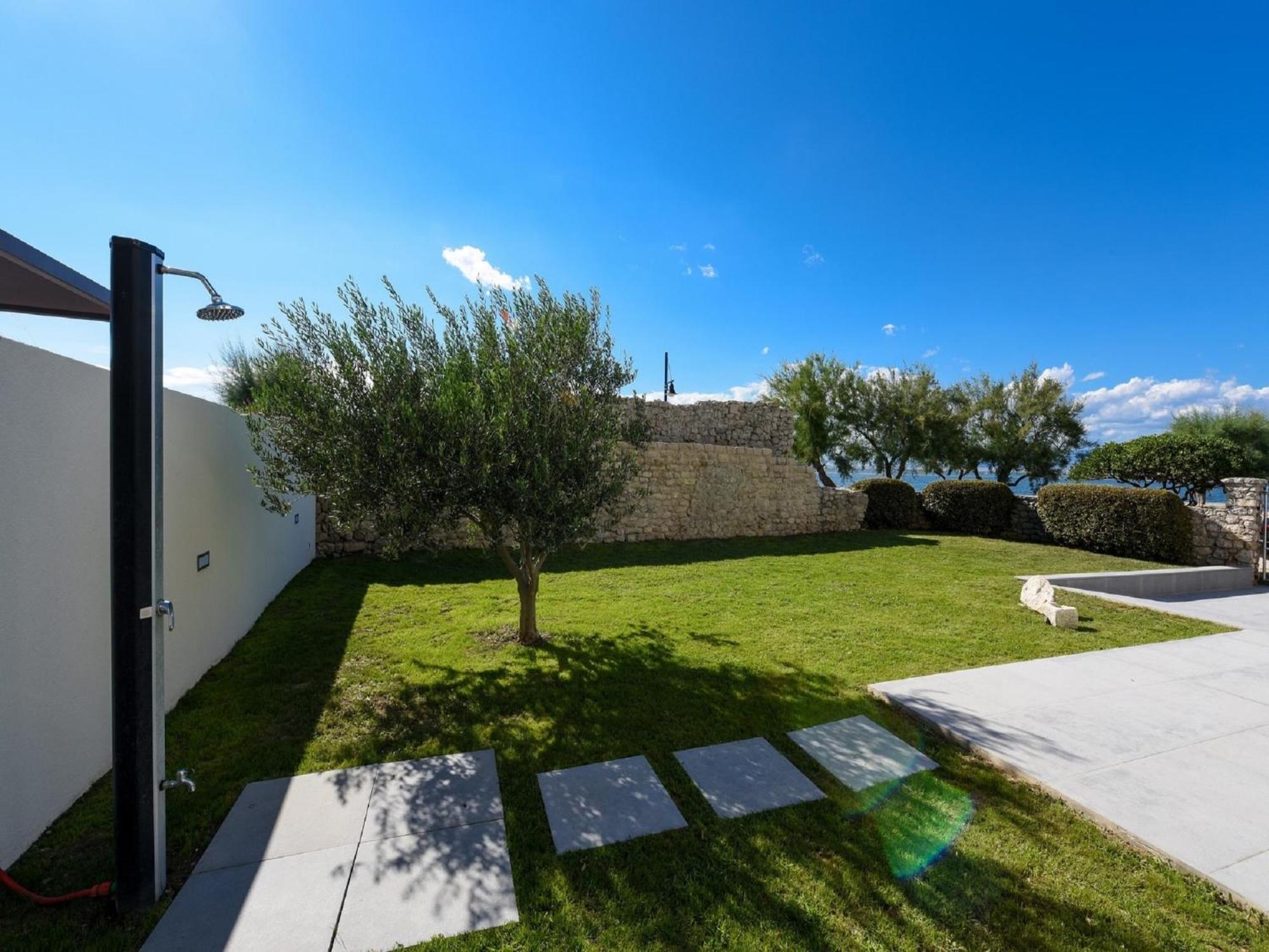 Modern Villa In Nin With Terrace Екстериор снимка